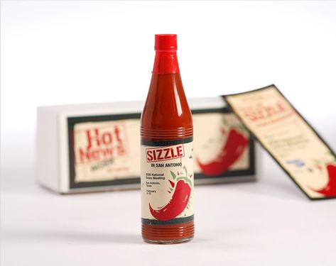 Sizzle Hot Sauce Promotional Package Sauce Packaging, Japanese Sauce, Packaging System, Spices Packaging, Oil Packaging, Chilli Oil, Bottle Decals, Food Package, Glass Packaging