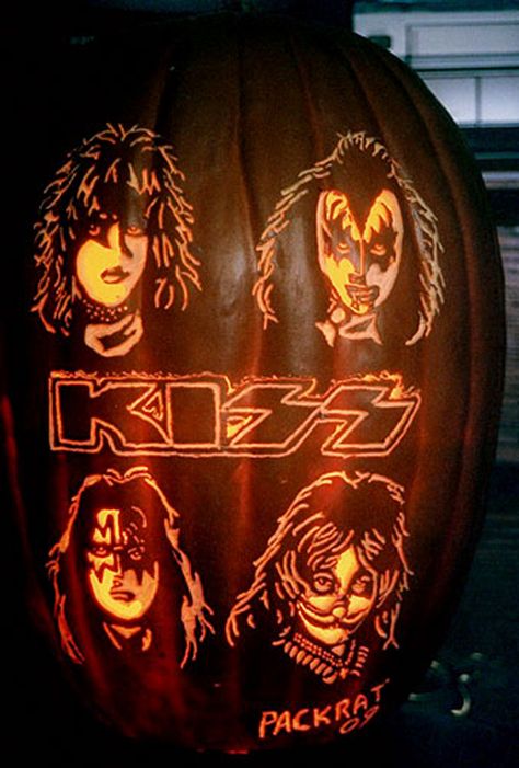 Kiss Pumpkin, Band Kiss, Eric Singer, Halloween Pumpkin Carving Stencils, Amazing Pumpkin Carving, Pumpkin Carvings, Pumpkin Photos, Halloween Rocks, Kiss Art