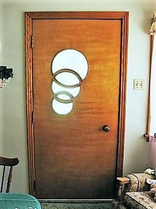 Apartment Door Entrance, Mid Century Front Door, Mid Century Modern Door, Portal Design, Modern Exterior Doors, Front Door Makeover, Vintage Doors, Modern Door, Door Ideas