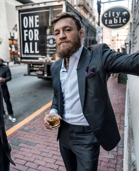 https://instagram.com/thenotoriousmma?utm_source=ig_profile_share&igshid=1h38ktbl1ddln Conor Mcgregor Haircut, Conor Mcgregor Suit, Mcgregor Suits, Conner Mcgregor, Conor Mcgregor Style, Outfits Quotes, Connor Mcgregor, Blazer Outfits Men, Mens Business Casual Outfits