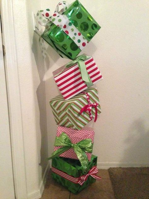 Grinch Wrapped Presents, Grinch Wrapping Ideas, Grinch Wrapping, Wrapped Presents, Grinch Party, 2022 Christmas, Grinch Christmas, Wrapping Ideas, Grinch