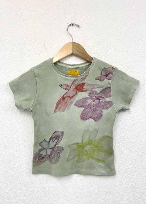 Hand Painted T Shirts, Juliet Johnstone, Painted Shirt, Dyed Pants, Soft Grunge Outfits, Hand Painted Clothing, New Rock, Soft Grunge, Cute Fits