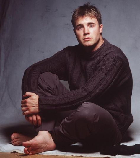 . Gary Barlow, Hottest Male Celebrities, Celebrities Male, Boy Bands, Men Sweater, Take That, Celebrities, Fictional Characters