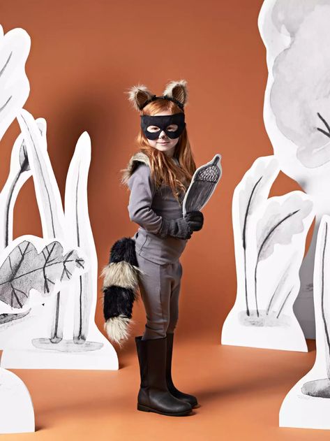 Diy Raccoon Costume Kids, Racoon Halloween Costume, Raccoon Costume Diy Women, Animal Costume Diy, Raccoon Costume Diy, Diy Animal Costume, Raccoon Halloween Costume, Racoon Costume, Costumes To Make At Home