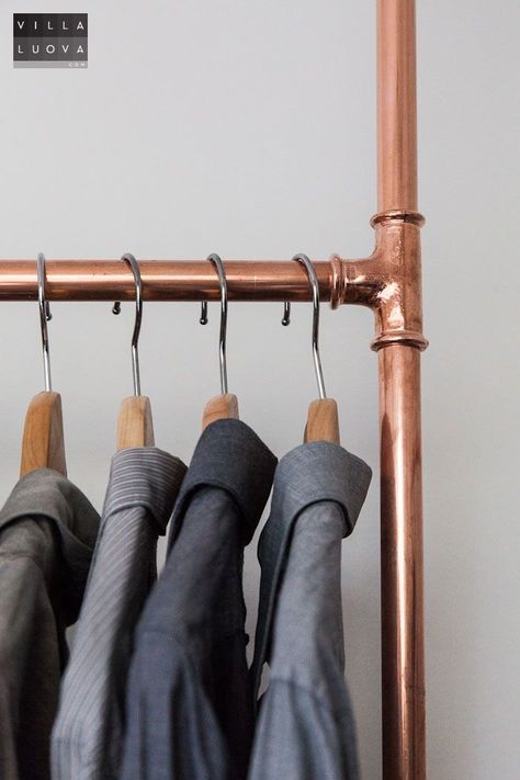 Copper Shelves, Pipe Bed, Copper Pipes, Diy Clothes Rack, Wallpaper Diy, Designer Lighting, Diy Pipe, Boutique Display, Lamps Table