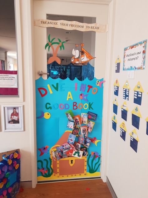 Book week 2018 preschool door display! Book Week Room Display, Book Week Classroom Doors, Book Week Door Displays, Literacy Week Door Decorations, Classroom Wall Displays, Literacy Week, Preschool Door, Ra Themes, Reading Month