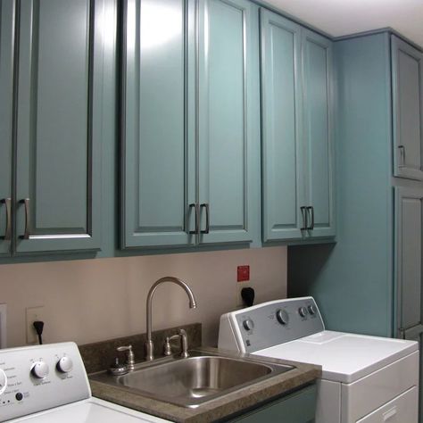 75 Beautiful Small Laundry Room Pictures & Ideas | Houzz Navy Blue Laundry Room, Utility Room Organization, Room Pictures Ideas, Industrial Scandinavian, Custom Laundry Room, Blue Laundry Rooms, Scandinavian Rustic, Farmhouse Transitional, Laundry Room Pictures