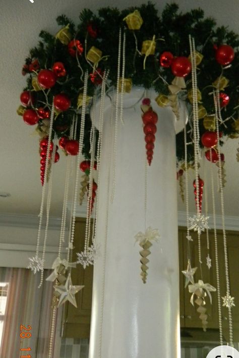 Pillar Decoration Ideas, Christmas Ceiling Decorations, Church Christmas Decorations, Wall Christmas Tree, Christmas Centerpieces Diy, Easy Christmas Decorations, Christmas Themes Decorations, Diy Christmas Decorations Easy, Office Christmas Decorations