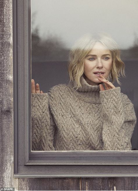 She cares: The Australian star also said she has became an ambassador for UNAIDS: 'Living ... Naomi Watts Hair Short, Naomi Watts Short Bob, Naomi Watts Bob, Naomi Watts Style, Naomi Watts Hair, Naomi Watts Outfits The Watcher, Naomi Watts Billy Crudup, Naomi Wats, Naomi Watts Hair In The Watcher