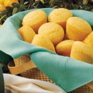 Mini Corn Muffins Yogurt Cornbread Recipe, Easy Cornbread Muffins, Mini Corn Muffins, Corn Muffins Recipe, Sweet Corn Muffins, Chocolate Banana Muffins Recipe, Cornbread Muffins Recipe, Cornmeal Muffins, Chocolate Banana Muffins