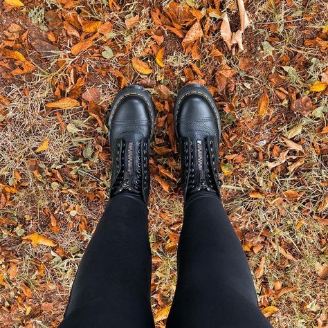 Dm Sinclair Boots, Sinclair Doc Martens, Doc Martens Sinclair Outfit Winter, Sinclair Boots Outfit, Dr Marten Sinclair Outfit, Doc Marten Sinclair Boots Outfit, Doc Martens Sinclair Outfit, Sinclair Dr Martens Outfit, Doc Marten Sinclair