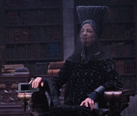 Reverend Mother, Dune Film, Bene Gesserit, Denis Villeneuve, Charlotte Rampling, Sci Fi Fashion, Rebecca Ferguson, Science Fiction Novels, Visual Media