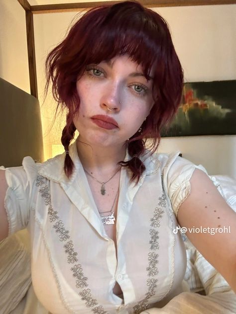 violet grohl Harper Grohl, Violet Grohl, Ginger Blonde Hair, Baby Bangs Long Hair, Red Violet Hair, Girl Haircuts, Long Hair With Bangs, 8k Followers, Bleached Hair