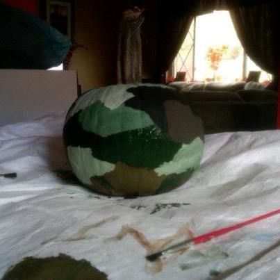 Camo pumpkin T Rex Pumpkin Painting, Camping Pumpkin Decorating, Deer Painted Pumpkin, Earth Pumpkin Painting, Military Pumpkin Ideas, Marathon Party, Boys Crafts, How To Paint Camo, Pumpkin Painting Ideas