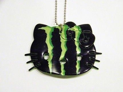 hello kitty green monster Monster Cans Diy, Hello Kitty Necklace, Monster Craft, Kitty Necklace, Monster Crafts, Monster Energy Drink, Green Monsters, Hello Kitty Items, Can Crafts