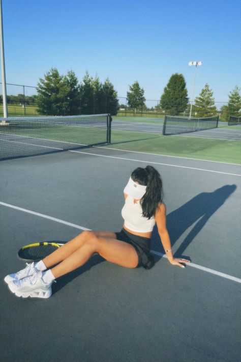 Tennis court photoshoot, lululemon, iPhone photography Tennis Court Poses, Tennis Pics Photo Ideas, Tennis Court Pictures, Tennis Poses, Tennis Poses Photo Ideas, Tennis Pics, Tennis Court Aesthetic Photoshoot, Tennis Photoshoot Ideas, Tennis Court Product Photography