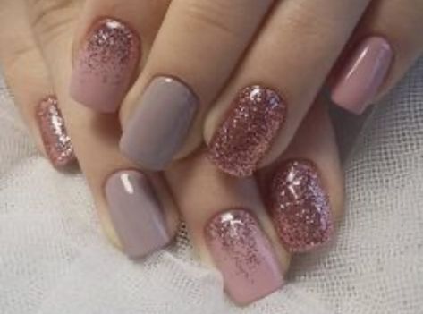 Winter Nails Simple, Glitter Gel Nail Designs, Nail Design Glitter, Tattoo Diy, Spring Designs, Nail Art Halloween, Nagel Design, Rose Nail Art, Short Gel Nails