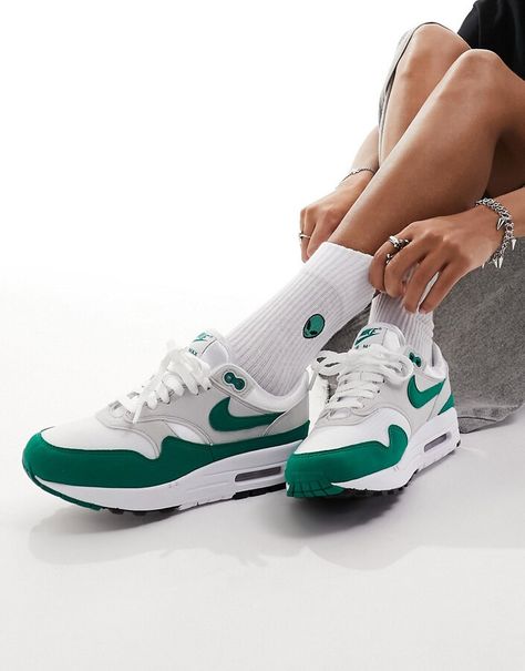 Nike Air Max 1 Sneakers in green 2024 Fits, City Break Outfit, Nike Air Max Jordan, Sneaker Outfits Women, Nike Branding, Green Sneakers, Winter Party Dress, Nike Air Max For Women, Nike Air Max 1