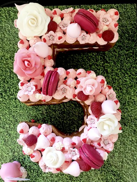 Number 5 Cake Design, Strawberry Number Cake, Cake For Anniversary, Number 5 Cake, Cake Numbers, Letter Cakes, Crisco Recipes, 5 Cake, Cream Tart