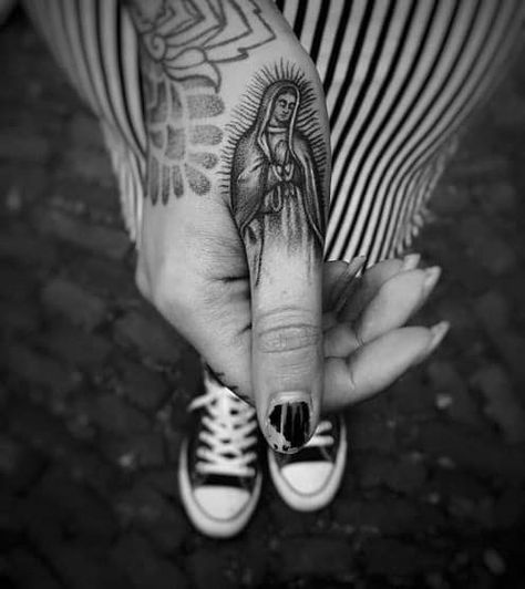 Mystical Tattoos, Skull Sleeve Tattoos, Gangsta Tattoos, Hand And Finger Tattoos, Cute Hand Tattoos, Chicano Style Tattoo, Chicano Tattoos, Chicano Art Tattoos, Forearm Sleeve Tattoos