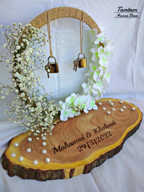 Diy Hand Embroidery Letters, Ring Box Wedding Diy, Personalized Wedding Ring Holder, Diy Wedding Ring, Engagement Ring Platter, خواتم خطوبة, Wedding Cake Images, Wedding Gift Pack, Creative Wedding Gifts