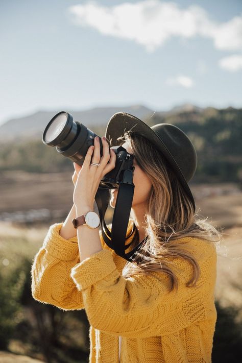 Girls With Cameras, Pose Fotografi, Travel Photography Tips, Cusco Peru, Portrait Photography Poses, Foto Poses, Fesyen Hijab, Photography Poses Women, Trik Fotografi