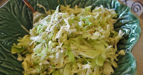 A blog about food and lifestyle in Hawaii North Carolina Coleslaw Recipe, Carolina Slaw Recipe, Carolina Coleslaw Recipe, Carolina Coleslaw, Carolina Slaw, Vinegar Coleslaw, Carolina Bbq Sauce, Red Cabbage Slaw, Slaw Dressing