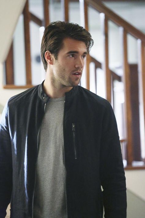 Pin for Later: 20 Reasons Revenge Won't Be as Sexy Without Daniel Grayson His hair was always perfect, whether combed or disheveled. Daniel Grayson, Revenge Tv Show, Aaron Hernandez, Josh Bowman, Get Shot, Yesterday And Today, Latest Pics, Love Fashion, New England Patriots