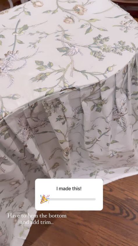 Skirted Vanity = @chrissiehomeanddesign Vanity With Skirt, Skirted Desk, Dressing Table Cover, Skirted Vanity, Skirted Table, Plant Room, Haim, Table Skirt, Room With Plants