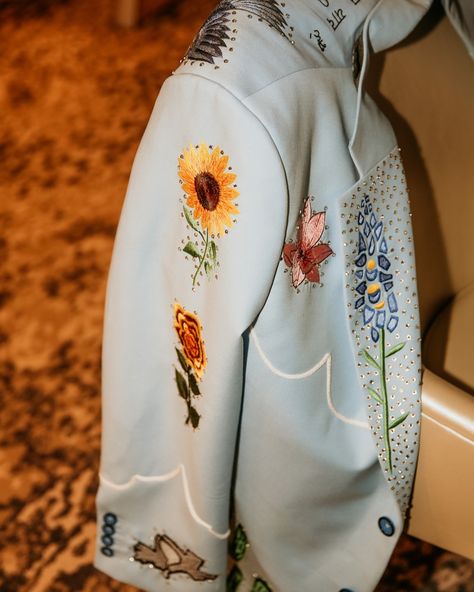 Crafting memories one stitch at a time. Our detailed embroidery transforms your wedding suit into a masterpiece, ensuring you stand out on your big day. 🌹🧵 #bespoke #countrywestern #fashion #clothing #weddingday #addictedbespoke #addictedbespoken #wedding #couple ( Country western, bespoke, clothing, couple , custom made , wedding , customised, personalised) Embroidered Wedding Suit, Mens Wedding Suit, Carnival Ideas, Rococo Fashion, Western Suits, Bespoke Clothing, Detailed Embroidery, Bespoke Suit, Embroidered Wedding