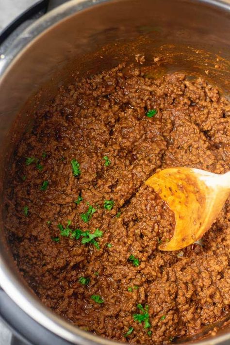 Instant pot taco using homemade taco seasoning. The taco meat was flavourful and utterly delicious. The whole prep and cooking process was less than 20 minutes. Serve this ground beef with tacos, burritos, salad bowl and more. Let me show you how to make this simple pressure cooker taco meat using this step by step guide. Instant Pot Taco Meat, Leftover Taco Meat, Ground Beef Enchiladas, Ground Beef Recipe, Taco Meat Recipes, Taco Seasoning Packet, Electric Pressure Cooker Recipes, Ground Beef Tacos, Steamed Fish