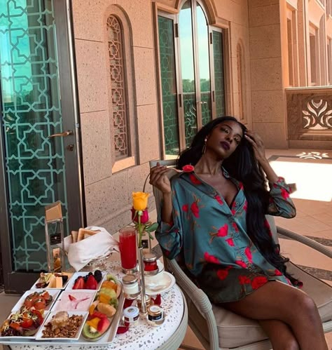 Megan Milan, Black Woman Luxury Aesthetic, Black Girls Luxury, Black Women Luxury, Black Girls Luxury Lifestyle, Black Women In Luxury, Women In Luxury, Oh My Goddess, Luxury Lifestyle Women