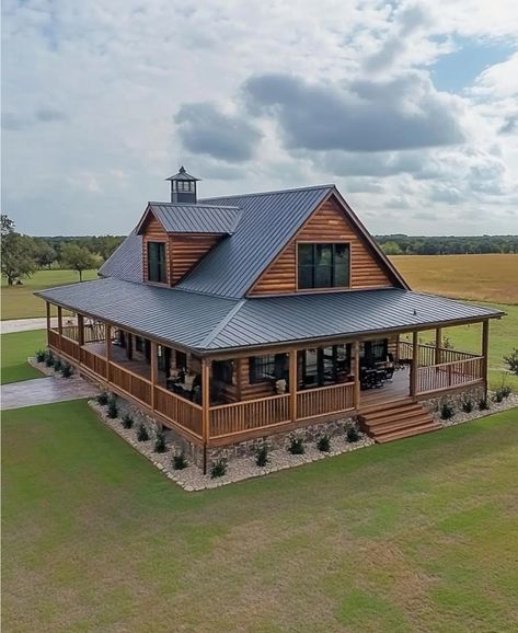 Mountain Dream Homes, Wraparound Porch, Casa Country, Dream Life House, Farmhouse House, Ranch Style Homes, Wrap Around Porch, Barn Style House, House Building