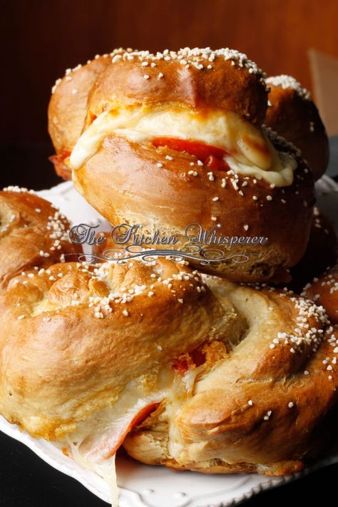 Sourdough Pizza Pockets, Sourdough Hot Pockets, Stuffed Pretzels, Pretzel Buns, Sourdough Breads, Pepperoni Rolls, Pretzel Rolls, Pretzel Bun, Discard Recipes