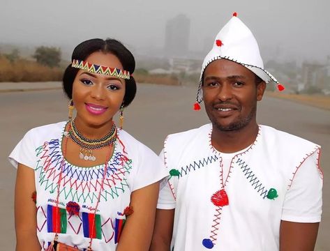 Fulani dressing culture Fulani Attire, Hausa Bride, White Long Gown, Bride Attire, Traditional Marriage, European Culture, Fancy Hairstyles, Traditional Attire, Adult Costumes