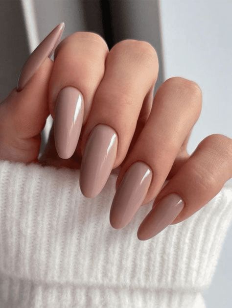 Ongles Beiges, Beige Nails Design, Taupe Nails, Nude Nail Designs, Beige Nails, Classic Nails, Casual Nails, Oval Nails, Beautiful Nail Designs