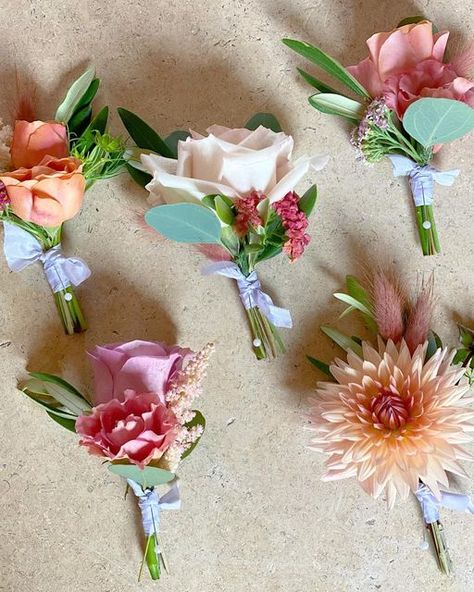 Prom Flowers Corsage, Groom Buttonholes, Button Holes Wedding, Morning Suits, Prom Flowers, Wedding Flowers Summer, Groom Boutonniere, Flower Corsage, Bride Flowers