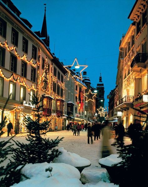 Switzerland In Christmas, Zurich Switzerland Photography, Christmas In Switzerland, Night Cities, Swiss Christmas, Switzerland Christmas, Swiss Landscape, Switzerland Photography, Beautiful Switzerland