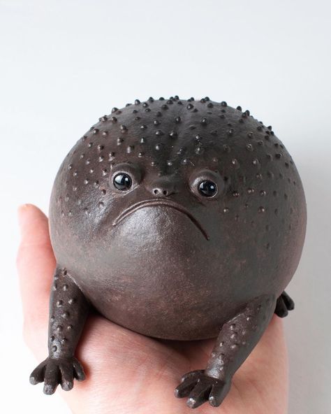 nosey mungo on Instagram: “Black rain frog version 2. I think I’ve made him even sadder this time. What do you think? . If I’m completely honest, I want to keep him…” Ceramic Creatures, Lorenzo Quinn, Rain Frog, Ceramic Frogs, Colossal Art, Clay Animals, Ceramic Animals, Weird And Wonderful, Animal Sculptures