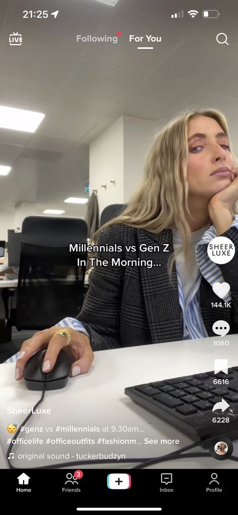 Gen Z Office, Gen Z Office Outfit, Office Chic, Office Outfit, Chic Office, Gen Z, Office Outfits, Work Outfits, The Office