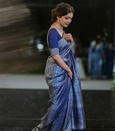 Indian Wedding Engagement, Engagement Saree, Jacquard Saree, Silk Banarasi Saree, Award Ceremony, Engagement Ceremony, Designer Sarees Online, Blue Saree, Designer Lehenga Choli