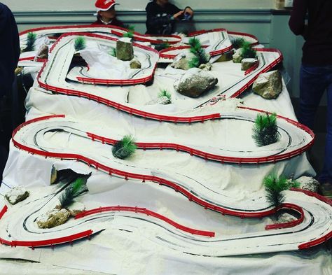 Scalextric Track, Slot Car Race Track, Slot Racing, Slot Car Racing, Slot Car Tracks, Science Activities For Kids, Diy Crafts Room, Crafts Room Decor, Crafts Room