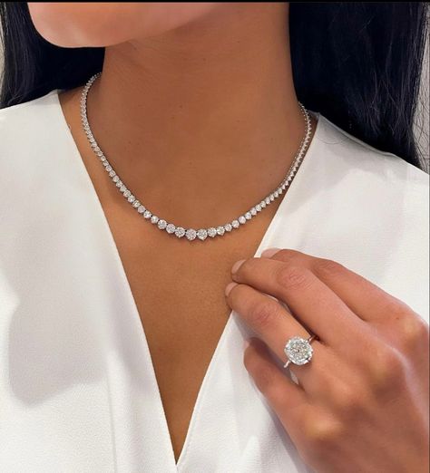 Elegant Jewellery Classy, Simple Diamond Necklace Designs, Diamond Jewellery Aesthetic, Diomand Jewellery, Luxury Necklace Diamonds, Diamond Jewelry Aesthetic, Elegant Jewelry Classy, Necklace Design Ideas, Simple Diamond Necklace