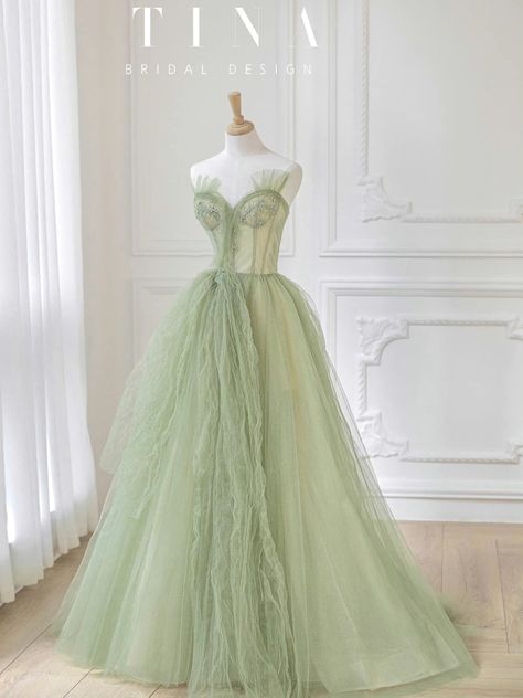 Prom Dresses Pastel Colors, Light Green Prom Dresses, Vestidos Color Pastel, Short Strapless Prom Dresses, Prom Dresses Strapless, Green Ball Gown, Tiana Dress, Green Quince, Quinceañera Ideas