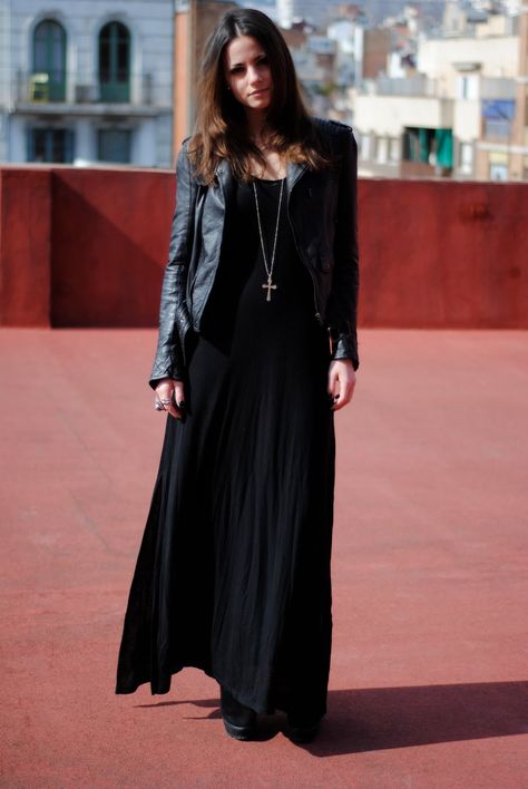 Fat Goth, Hippy Goth, Goth Casual, Hippie Goth, Goth Chic, Strega Fashion, Moda Hippie, Casual Goth, Gothic Chic