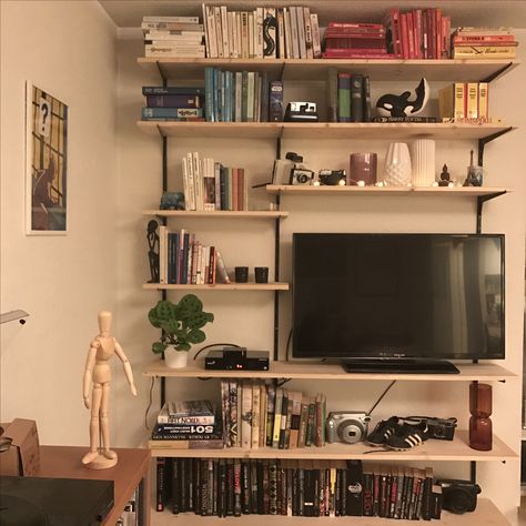 DIY shelves / bookshelve with TV / Living room shelve system Tv On A Shelf, Above Tv Bookshelf, Shelves Surrounding Tv, Bookshelf As Tv Stand, Book Shelf Under Tv, Shelving Ideas Around Tv, Bookshelf And Tv Wall, Tv With Shelves Around It, Books Under Tv