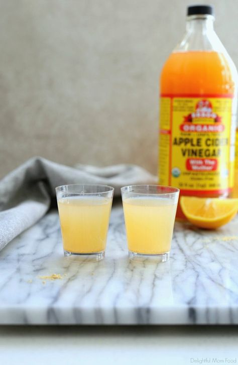 Apple Cider Vinegar Shots (ACV Shots) - Delightful Mom Food Acv Shots, Apple Cider Vinegar Shots, Make Apple Cider Vinegar, Wellness Shots, Apple Cider Vinegar Drink, Apple Cider Benefits, Organic Apple Cider, Cold Sores Remedies, Natural Sleep Remedies