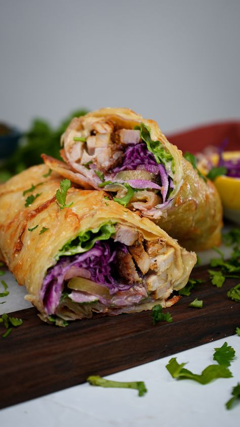 So delicious! Potato Wraps Recipes, Quiche Gluten Free, Potato Wrap, Date Filling, Arabic Dishes, Crispy Parmesan Potatoes, Veggie Quiche, Red Cabbage Salad, Shawarma Recipe