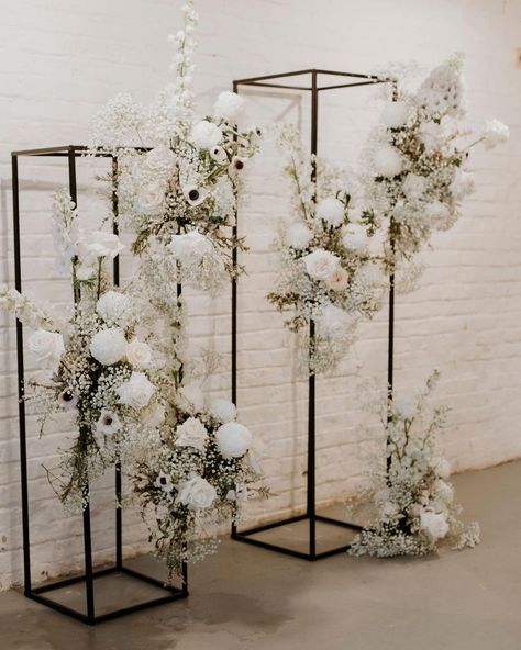 Wood Pedestal Wedding Ceremony, Black Flower Stands Wedding, White Flower Pillars Wedding, Wedding Podium Flowers, Floral Pedestal Wedding Ceremony, Flowers On Pedestal Wedding, Simple Elegant Wedding Arch, Plinth Styling, Alter Flower Arrangement