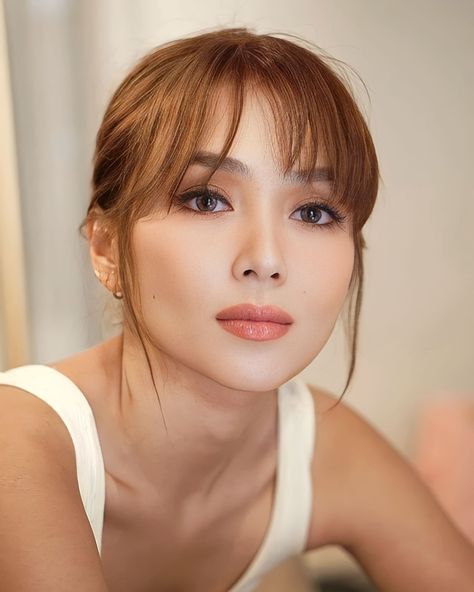 Kathryn Bernardo Bangs, Kathryn Bernardo Make Up, Kathryn Bernardo Aesthetic Icon, Filipiniana Dress, Kathryn Bernardo, Autumn Cozy, Social Events, Glam Makeup, Model Photography